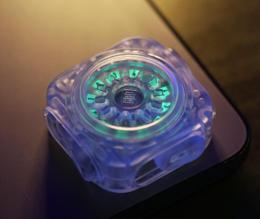 ストレスマスター 複合型多機能フィジェット EDC 3段階ダンピング調整可能 静音メタル指先トイ 不安緩和 集中力アップ 携帯便利 ギフト対応