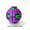 青年サイズ 3D プリント押しスピナーボールは工業 PLA 素材一体くり抜き造形、押す回す 2WAY メカ操作、静音構造でオフィス・自習デスクに最適。ロゴ・カラーカスタマイズ OEM 対応、EDC コレクション・企業ノベルティに人気の手作りフィジェットです。 - パープルグリーン（1個） / Purple Green (1 piece)